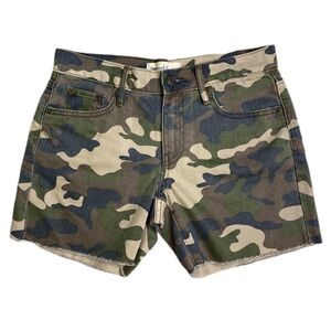 GAP Camouflage 5” Distressed Jean Shorts